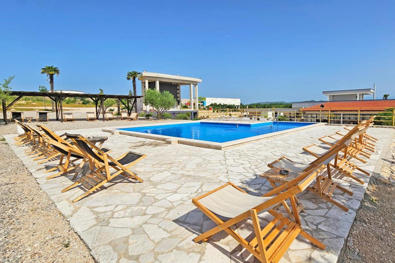 Bungalovi Amfora Ljubuški Esterno foto